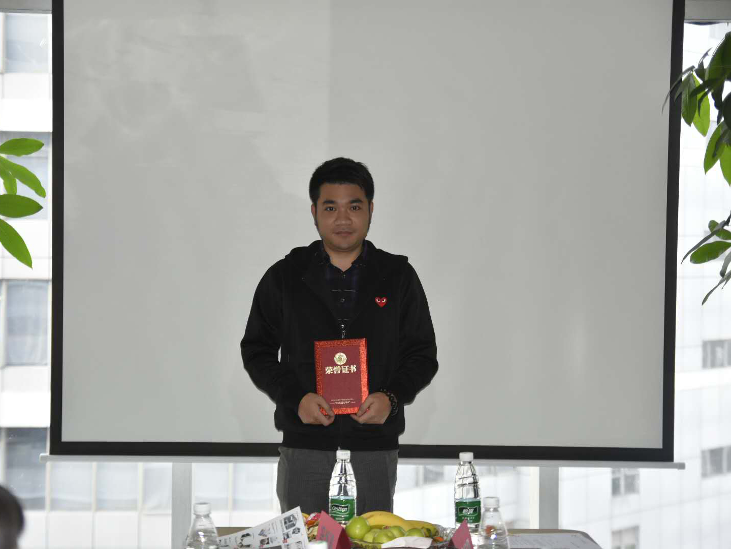 奖2.jpg 奖2.jpg