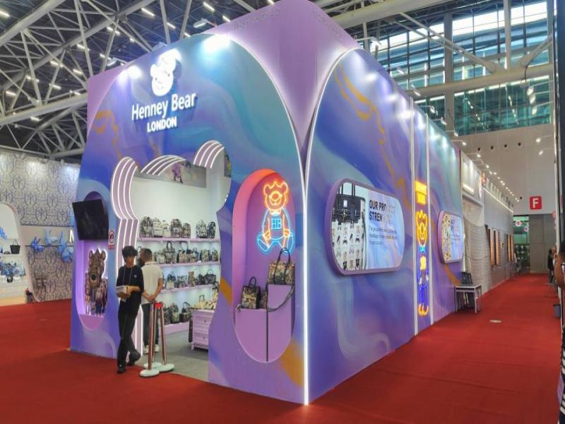 谷希欧皮具的第136届获奖广交会展位设计搭建图片 谷希欧皮具的第136届获奖广交会展位设计搭建图片