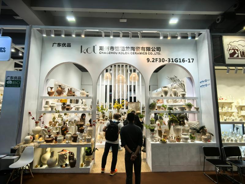 潮州市恺德龙陶瓷有限公司的第136届获奖广交会展位设计搭建图片 潮州市恺德龙陶瓷有限公司的第136届获奖广交会展位设计搭建图片