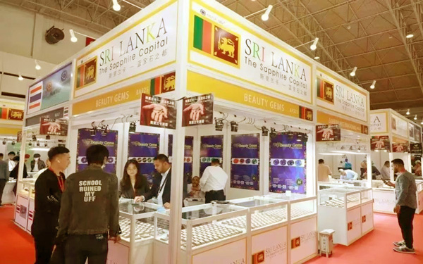 广交会展位装修费是生产费用?还是管理费用?