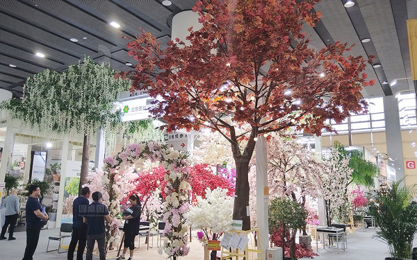 广交会摊位布置技巧:如何瞬间抓住观众眼球?